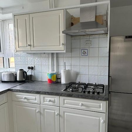 Spacious 2 Bed Flat Barking  Ngoại thất bức ảnh